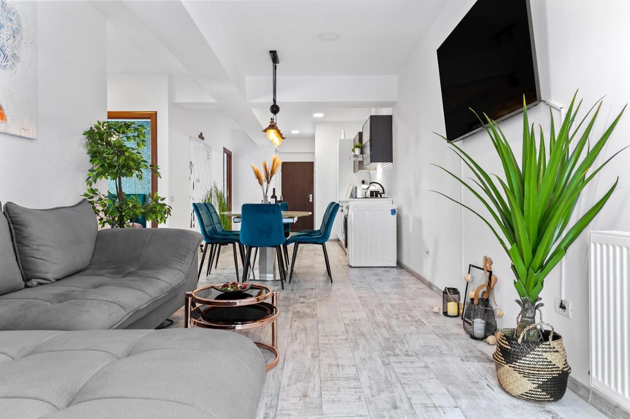 Cozy Special City Center - Old Town Apartment With Terrace Bukarest Exteriör bild