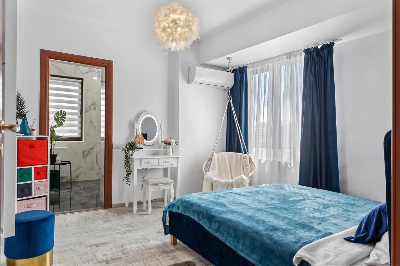 Cozy Special City Center - Old Town Apartment With Terrace Bukarest Exteriör bild