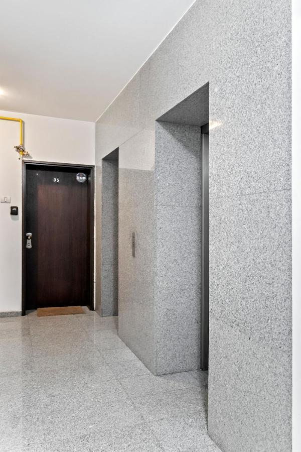 Cozy Special City Center - Old Town Apartment With Terrace Bukarest Exteriör bild