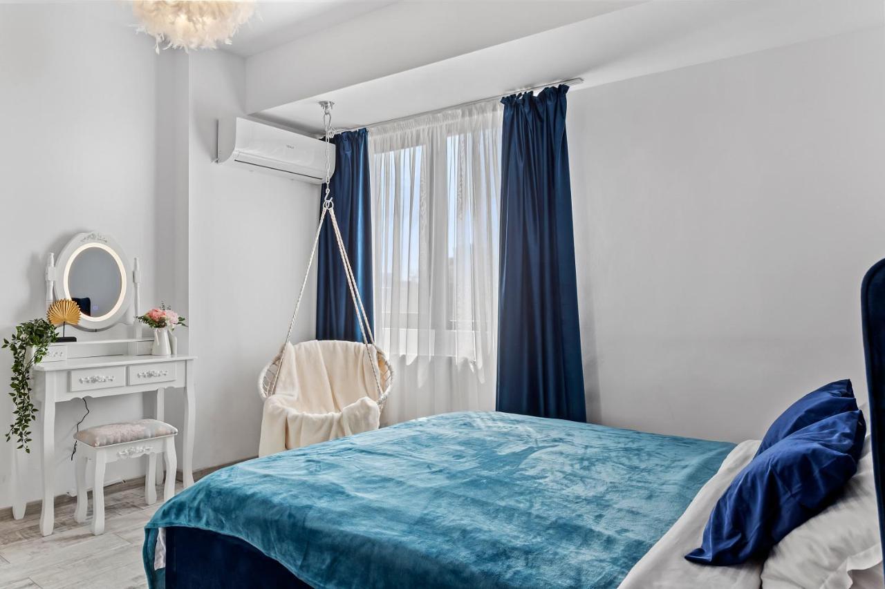 Cozy Special City Center - Old Town Apartment With Terrace Bukarest Exteriör bild